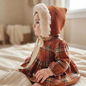 Fur Trim Felt Pixie Hat: Handmade Winter Bonnet with Pompom
