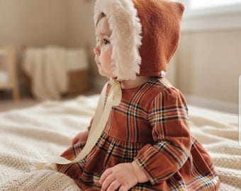 Gorro de fieltro con ribete de piel: gorro de invierno hecho a mano con pompón.