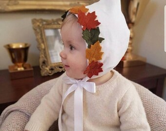 Gorro de terciopelo con estampado de hojas de otoño para bebé – Gorro puntiagudo de invierno para bebés de 0 a 36 meses. Mariposas y lazos personalizados.