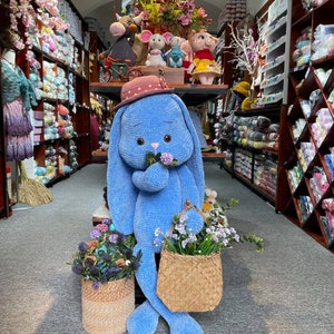Tutorials for crocheting a lovely giant rabbit