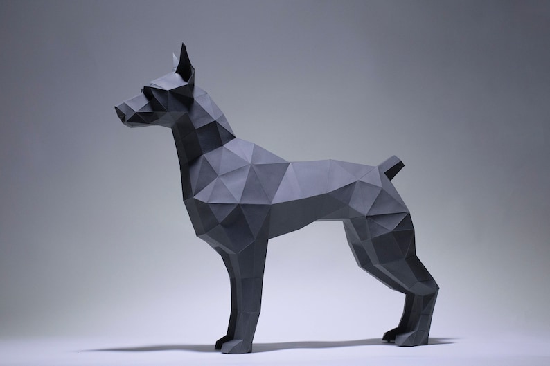 Doberman Papperspysselhund, Papperspysseldekor, Heminredning, Gåva, Papperspyssel 3D, låg poly, origami 3D, Papperspysselmall, PDF, Papperspyssel doberman bild 1