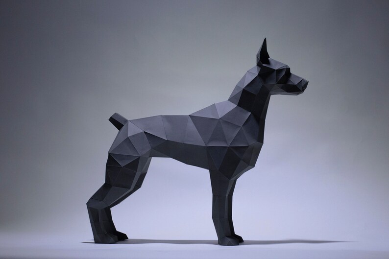 Doberman Papperspysselhund, Papperspysseldekor, Heminredning, Gåva, Papperspyssel 3D, låg poly, origami 3D, Papperspysselmall, PDF, Papperspyssel doberman bild 2