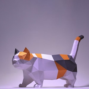 Munchkin Cat Walking Paper Craft, modelo digital, origami, download de PDF DIY, Low Poly, troféu, escultura, modelo de gato Munchkin