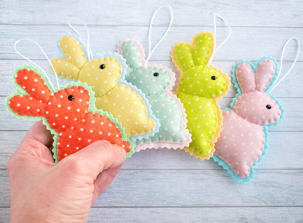 Navire de Pologne Lapin Pâques Ensemble 5 Ornements Lapins en Peluche Ornement Lapin Décorations Pan