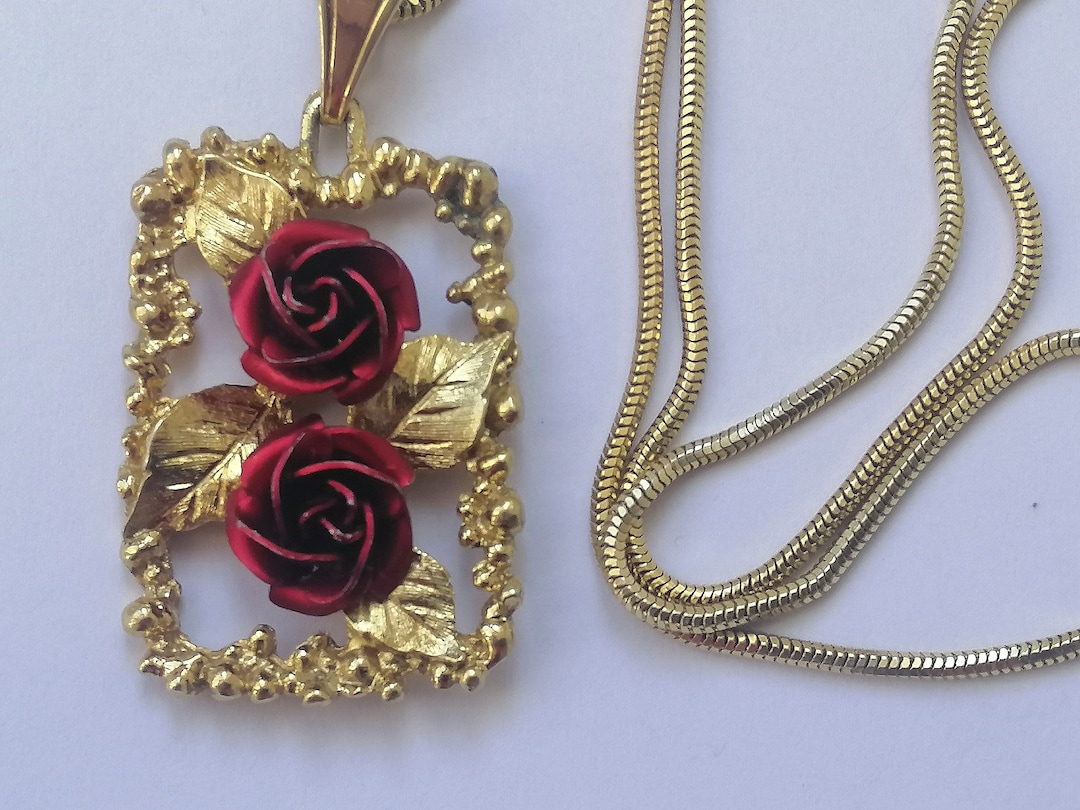 Elegant Vintage Necklace With Roses Golden Plated Enamel Pendant on — free download