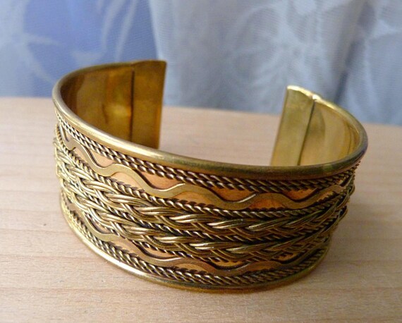 Interesting bracelets shop