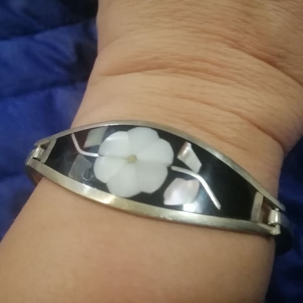 Beautiful Vintage Bracelet with Nacre Mosaic Alpaka Mexican Floral Elegant Bracelet Boho Jewelry Old Mother of Pearl Mexico