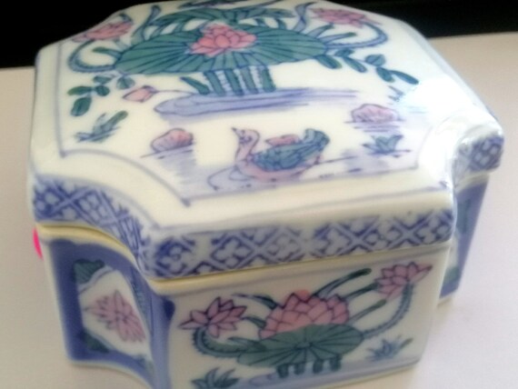 Unique Chinese Box with Lotus Porcelain Hand Pain… - image 3