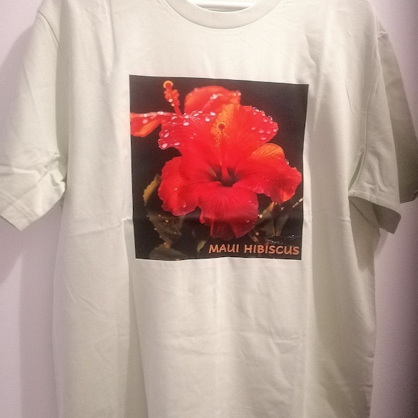 Designer T-Shirt mit Aufdruck Maui Hibiscus Hellgrün Minze Farbe T-Shirt Größe M Unisex Boho Hawaii Aus Reiner Baumwolle Hawaiian Style Floral T-Shirt