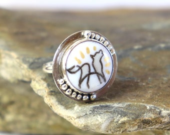 Howling Wolf silver and enamel ring - unique and handmade - jewellery - jewelry - vitreous enamel - totem animal ring