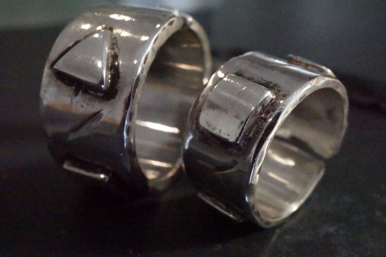S 3018 Anneaux ouverts en argent massif forg\u00e9s et vieillis \u00e0 la main 3 formes Set bagues de fian\u00e7ailles et de mariage uniques \u2013 Mixtes