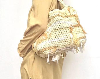 Handmade sustainable XL bag made of recycled fabric strips and knitting cotton. Crocket Tote bag with fabric strips XL. OOAK
