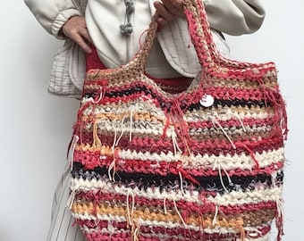 Handmade sustainable XL bag made of recycled fabric strips and knitting cotton. Crocket Tote bag with fabric strips XL. OOAK