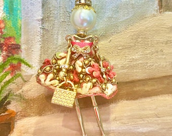 French doll necklace, Paris doll pendant, pretty in pink, Ellie's Belle: Darlynne