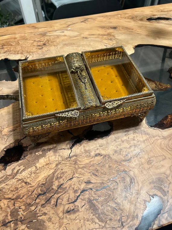 Victorian antique French gold claw foot casket lar
