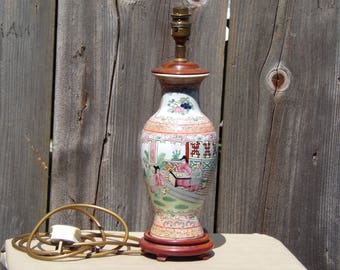 Antique Porcelain China Canton Famille Rose Vase Table Lamp Wooden base Hand painted Oriental Ceramic lamp