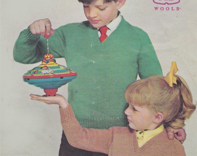 V Neck Raglan Jumper Knitting Pattern PDF Boys or Girls 22, 24, 26, 28, 30 and 32 inch chest, DK 8 ply Yarn, Vintage Knit Patterns, Download