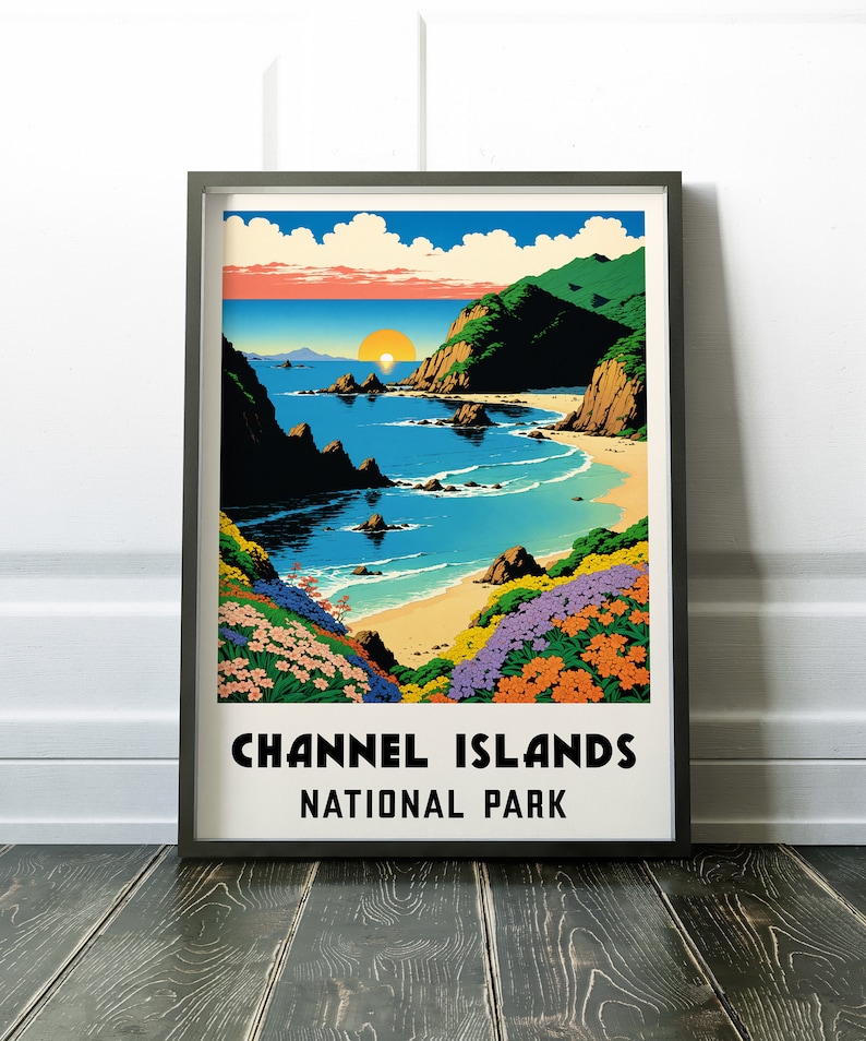 Puede incluir: Un p&oacute;ster de estilo vintage con una ilustraci&oacute;n colorida de una escena de playa con una puesta de sol sobre el oc&eacute;ano y una colina verde. El texto "Channel Islands National Park" est&aacute; impreso en negro en la parte inferior del p&oacute;ster.