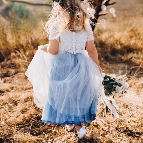 Ombre Dusty blau & indigo Blumenmädchen Kleid, Blumenmädchen blaue Tüllkleider, blaues Kleinkind Kleid, Spitze Blumenmädchen trennt | Sturm + Belle