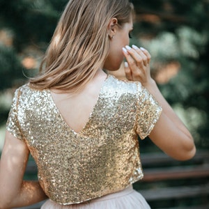 T-shirt Gold Sequin crop top with Silk Satin Soft Lux Lining, Confetti Bridesmaids Gold Sequined Blouse Plus Size image 3