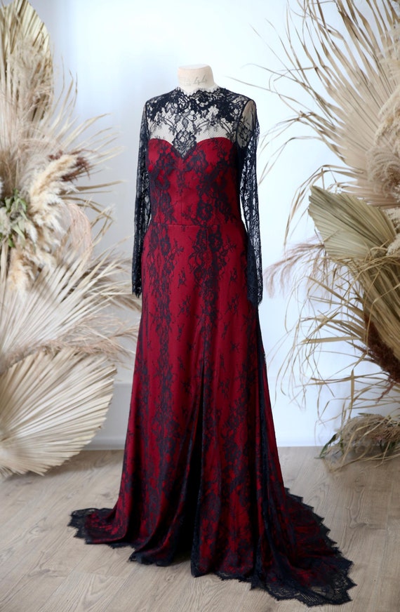 red dress with black lace overlay Sleeveless Maxi - Women's Event Dresses length hemline create a classic silhouette perfect for cocktail parties Prom Dress Black Dress With