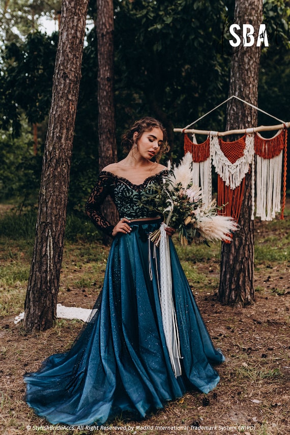 Navy lace dresses for weddings 2025