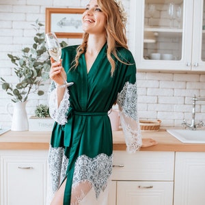 Grüne Wald Boho Braut Seidenrobe, Seidengrüne Brautdessous, Satingrüne Brautrobe, Smaragd Seidenrobe | Zärtlichkeit