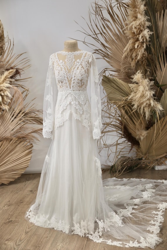 Macrame Lace Wedding Dress: Boho Mermaid Style, Open Back XS
