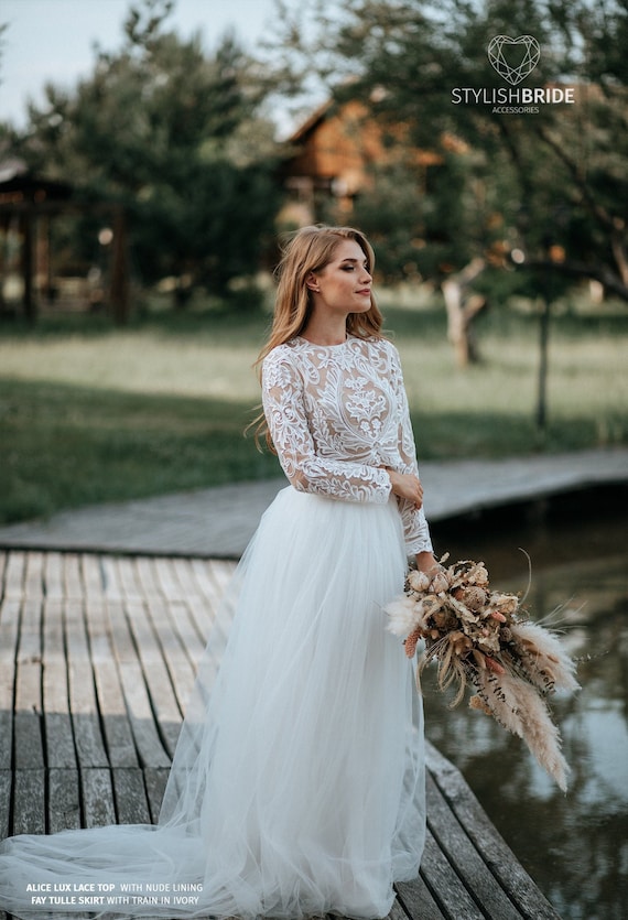 outside wedding dresses for guests