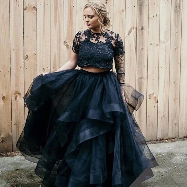 Black Wedding Separa Top de novia de encaje con mangas largas y espalda abotonada y falda de tul Vestido de compromiso gótico negro / Conjunto de cisne