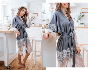 Schiefergrauer Seidensatin Kimono, grauer Seidenrobe, grauer Graphit Brautjungfer Roben | Zärtlichkeit