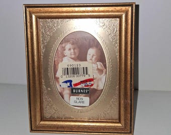 Burnes Gold Verzierter Oval 2x3 Bilderrahmen Vintage Made in USA Blendfreies Glas
