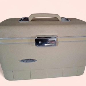Estuche de maquillaje Vintage Forecast Train Case Beige de carcasa rígida para tocador