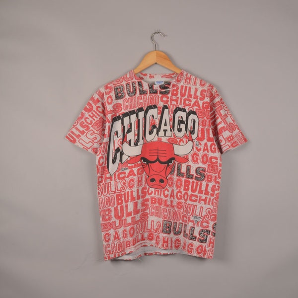 vintage chicago bulls tee, salem sportswear clothing, bulls t-shirt. vintage tee, oversized tee, vintage jersey, nba jersey, nba tee