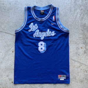 Canotta Nike NBA vintage blu bianca | top sportivo vintage, maglia Nike NBA, maglia Nike vintage, vintage Nike, t-shirt Nike, abbigliamento Nike