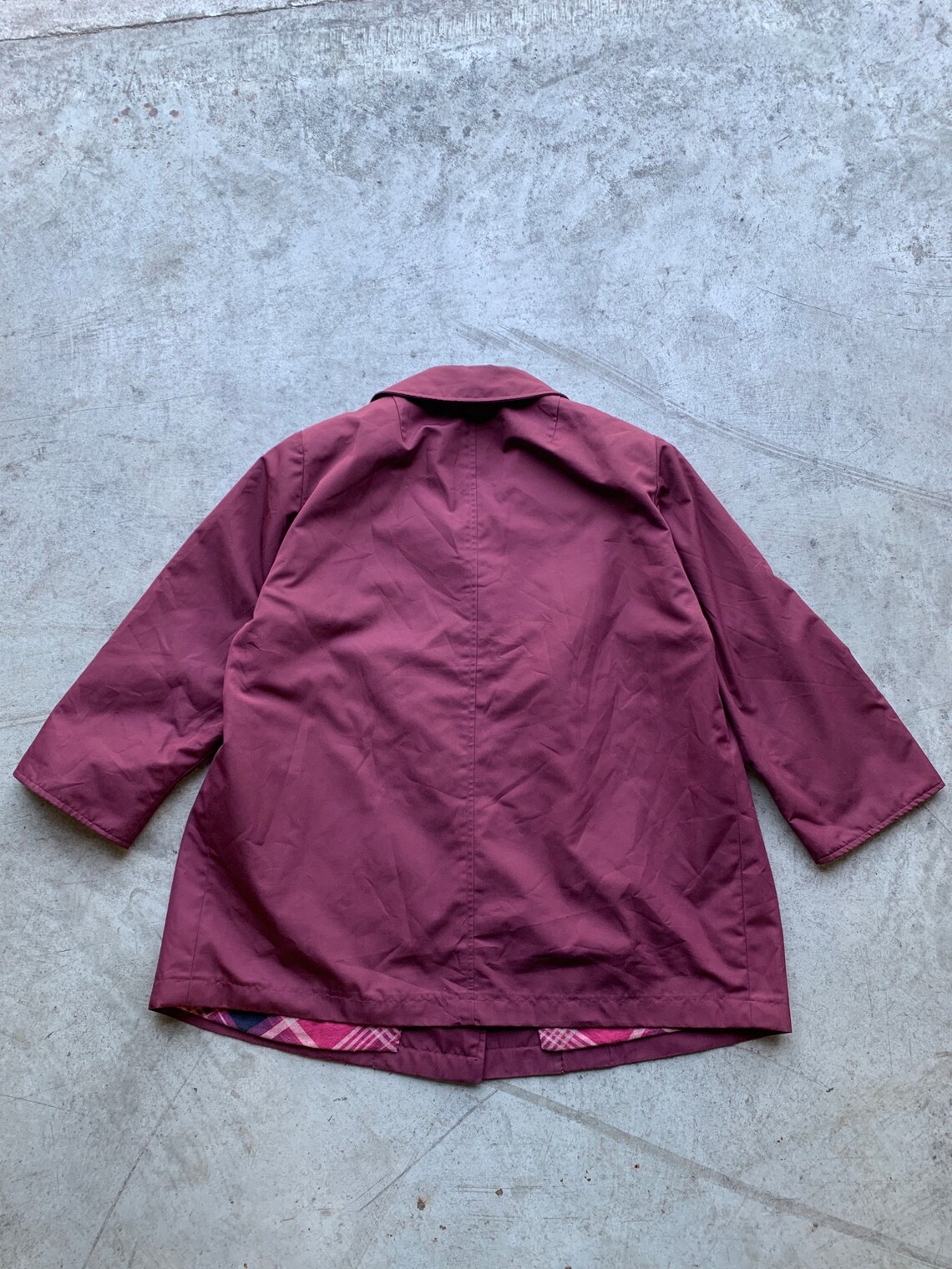 Vintage Wine Red Trenchcoat | vintage coat, tartan, trendy blazer ,oversized parka, 90s blazer, tartan coat, 90s trenchcoat, purple coat, foto 4 di 4