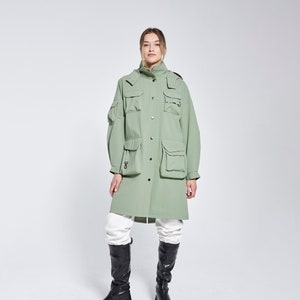 Impermeable unisex Marila, abrigo verde - Material reciclado
