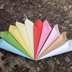 Confetti cones, Petal toss cones, Custom color wedding favor cones, Party paper decor, Bridal shower favor cone, Cheap wedding favor