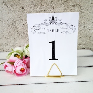 Porte-numéro de table triangle, support de menu pyramide, porte-cartes numéro géométrique, décor de table de mariage Boho, décor d'événement de réception