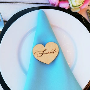 Noms de lieux, Cadre de lieu de mariage en cœur personnalisé, Nom de lieu en bois, Faveur de mariage en bois, Décor de table rustique, Carte de siège de table