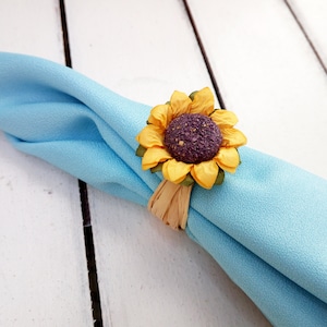 Portaolino girasole, Arredamento rustico per tavolo da sposa, Decorazione per tavolo da cocktail, Decorazione per feste floreali in rafia e carta, Centrotavola per tavolo