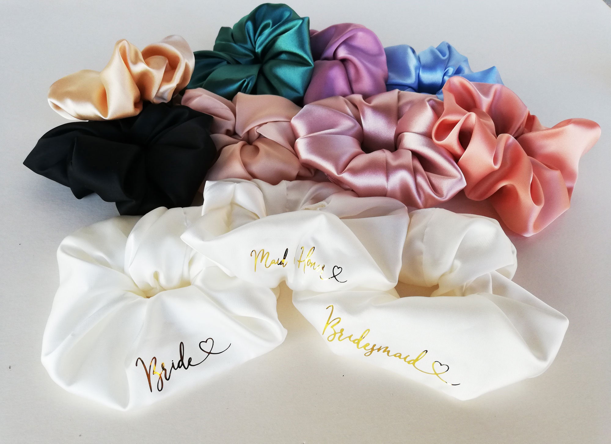 Loanzeg 6er-Set Satin-Haargummis Für Brautjungfern – Weiß & Schwarz, Mit Diamant-Karte, Als Gastgeschenk Oder Brautparty-Accessoire