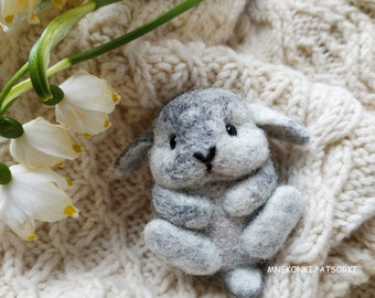 Easter bunny Felted Brooch cute Bunny Needle Felting Rabbit Wool Bunny Jewelry Needle Felted Brooch Rabbit Cute Gift  Brooch Bunny