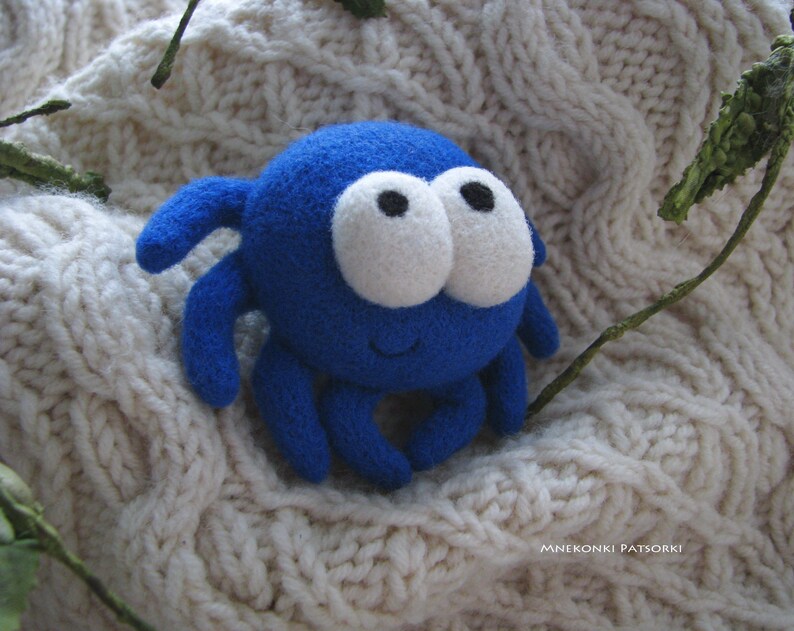 Needle felted Brooch Cute Spider Felt Halloween decor Wool Handmade Felt Brooch Blue Spider Handmade Gift Cute Spider Wool Jewelry Halloween