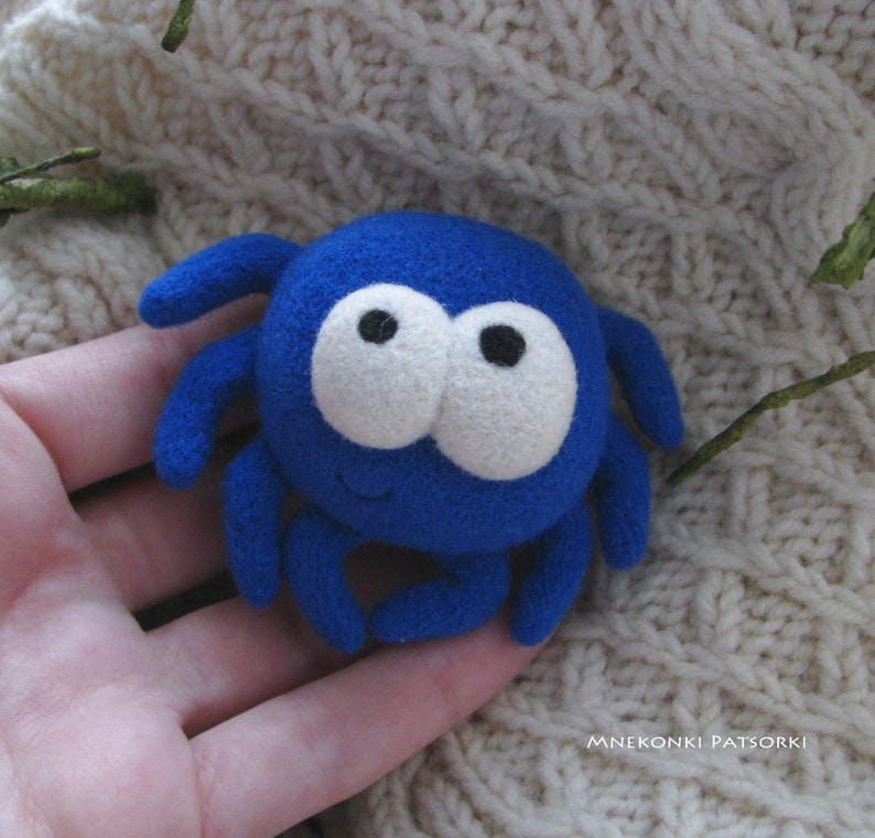 Needle felted Brooch Cute Spider Felt Halloween decor Wool Handmade Felt Brooch Blue Spider Handmade Gift Cute Spider Wool Jewelry Halloween