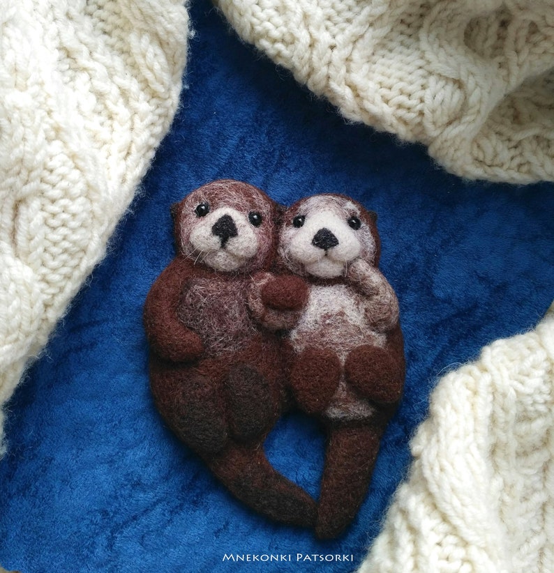 Sea Otters Holding hands felted brooch Felt animal Needle Felting Jewelry Needle Felted Brooch Sea Otter birthday gift Felt Brooch Love image 2