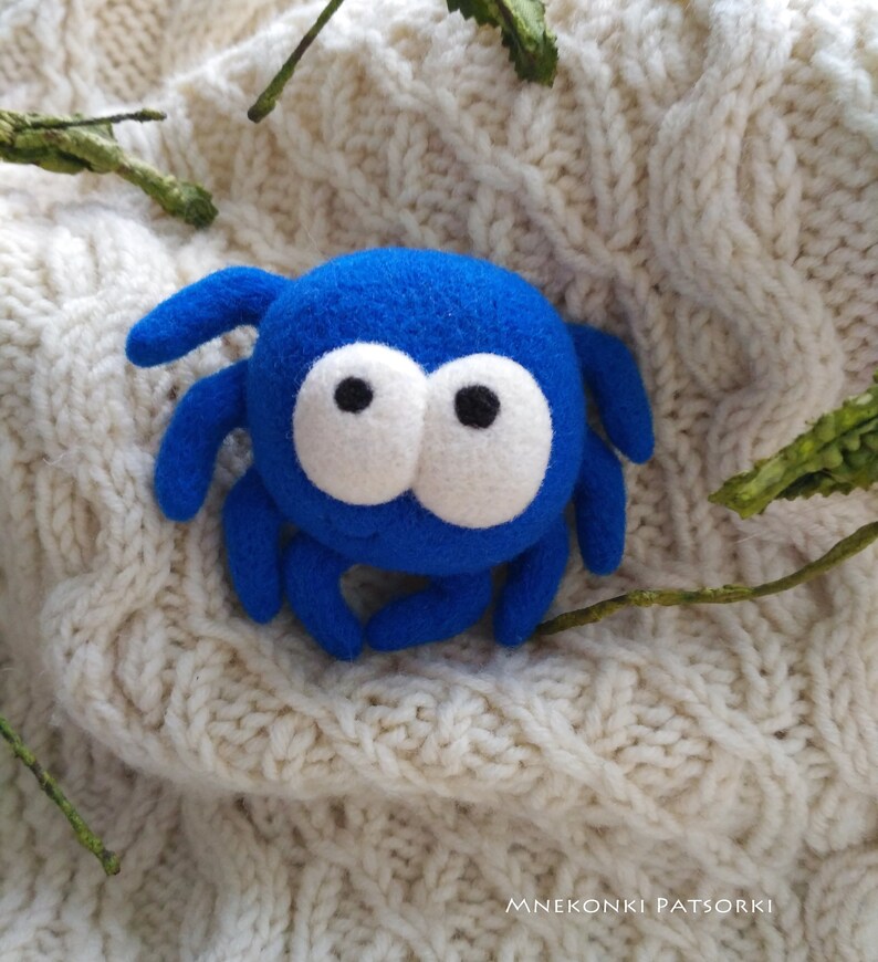 Needle felted Brooch Cute Spider Felt Halloween decor Wool Handmade Felt Brooch Blue Spider Handmade Gift Cute Spider Wool Jewelry Halloween