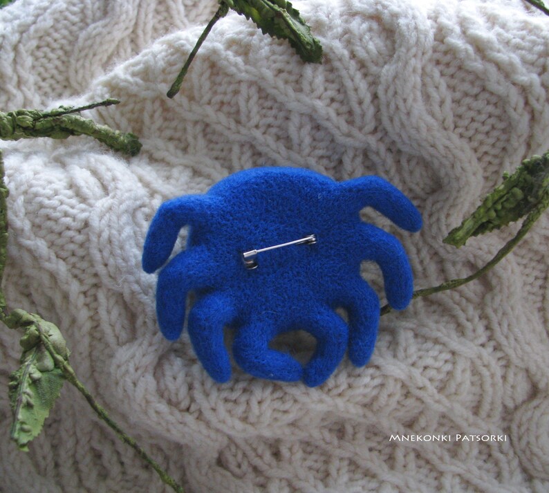 Needle felted Brooch Cute Spider Felt Halloween decor Wool Handmade Felt Brooch Blue Spider Handmade Gift Cute Spider Wool Jewelry Halloween