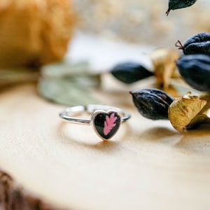 Real Pressed Flower and Resin Ring, Black and Silver Heart with Pink Fern