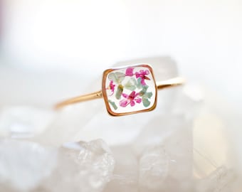 Real Pressed Flower and Resin Ring, Gold Band in Mint and Pink